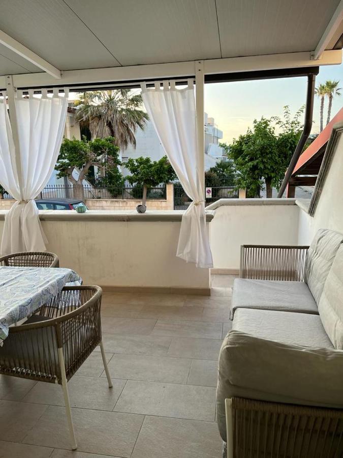 Villa Ticia A 100 Metri Dalla Spiaggia Con Parcheggio Privato Lido Marini Exterior foto